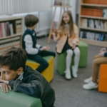 Antara Introvert dan Ekstrovert; Kamu yang Mana?