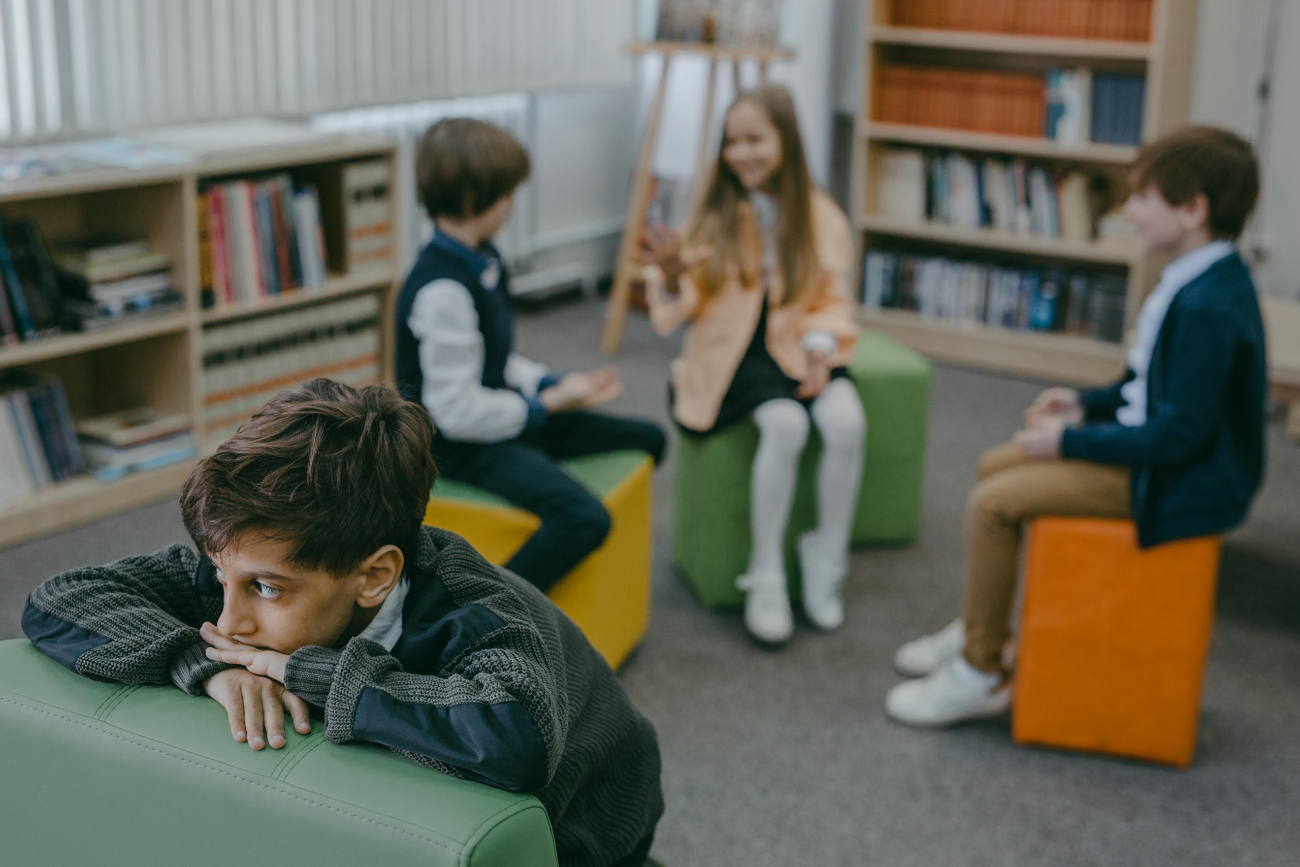 Antara Introvert dan Ekstrovert; Kamu yang Mana?