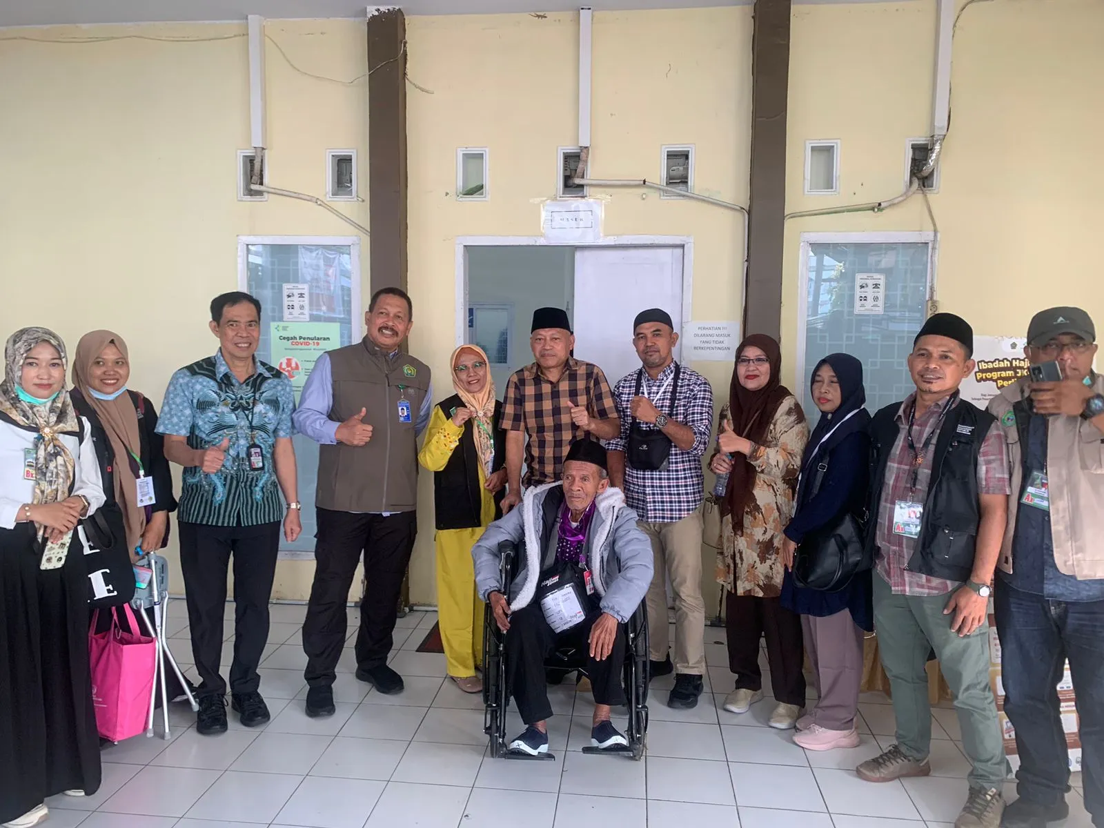 KH. Sarbin Sehe Langsung Tinjau Jamaah Haji Sakit di Makassar, Dinyatakan Siap Terbang ke Tanah Suci