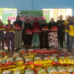 Kolaborasi PT. Air Kampar dan Aliansi Birandang Menggugat (ABM): Sembako untuk Warga Pulau Birandang