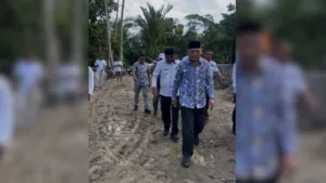 Tinjau Talud dan Jembatan, Wagub Malut Sambangi  Desa Terdampak Banjir di Kepulauan Sula