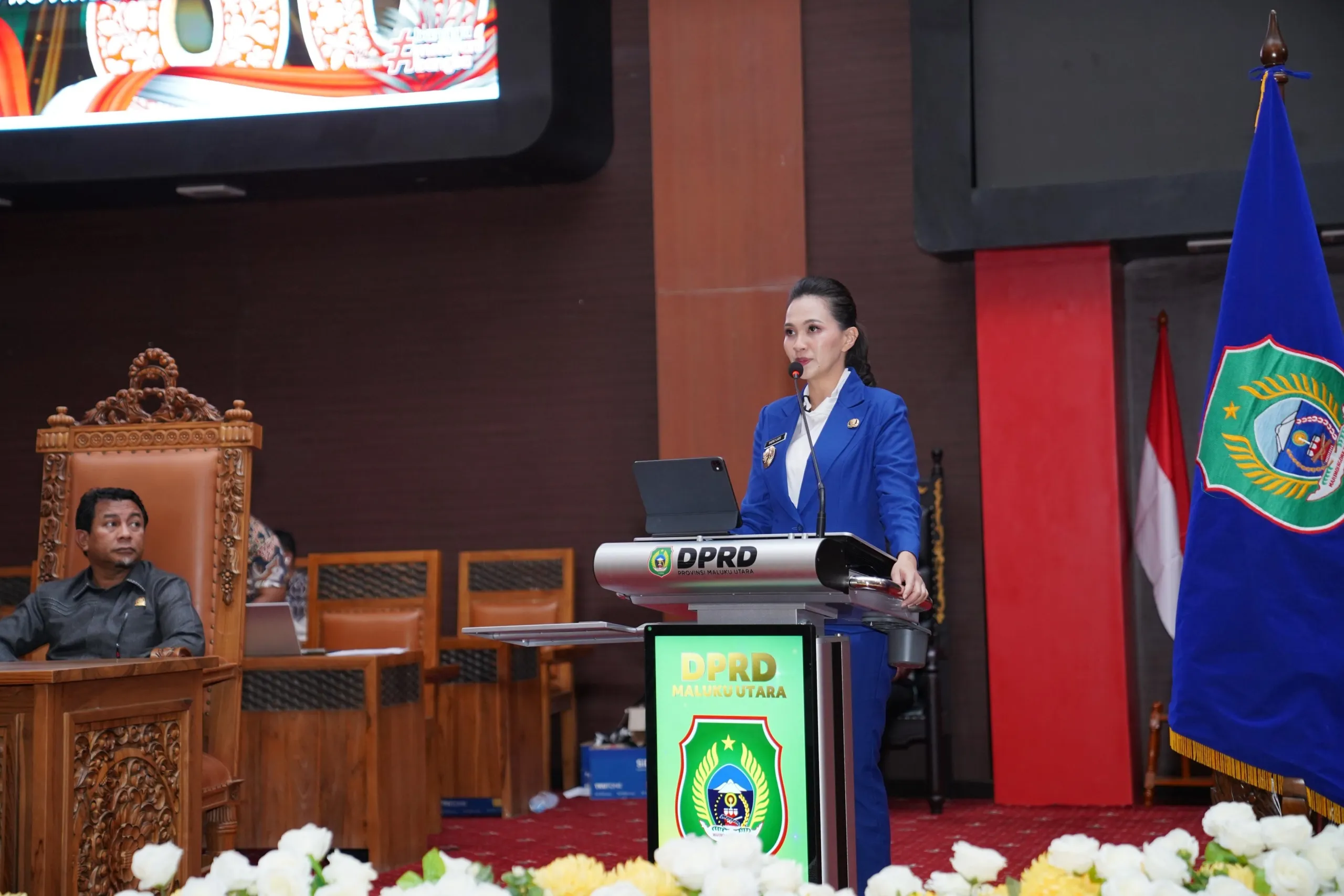 Gubernur Sherly Laos menghadiri rapat DPRD untuk mengesahkan RPJMD Maluku Utara 2025–2029 di Sofifi.