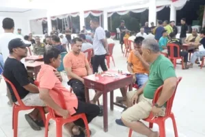 peserta lomba domino HUT RI ke-80 Halmahera Tengah adu strategi di meja pertandingan