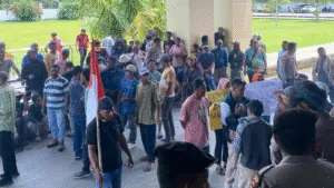 Nelayan lokal Morotai terancam kapal pakura