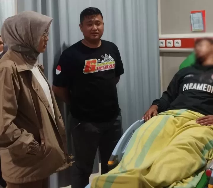 Kekerasan aparat terhadap tenaga medis di tengah demonstrasi, ilustrasi ambulans