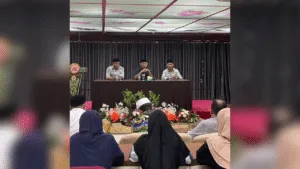 Wagub KH. Sarbin Sehe meninjau peserta kafilah Maluku Utara di STQ Nasional Sulawesi Tenggara 2025