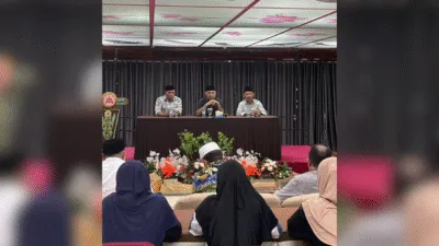 Wagub KH. Sarbin Sehe meninjau peserta kafilah Maluku Utara di STQ Nasional Sulawesi Tenggara 2025