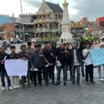 Forum BEM DIY membacakan Maklumat Pemuda Jogja di Yogyakarta dalam peringatan Hari Sumpah Pemuda 2025.