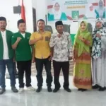 Foto para pimpinan dan kader Fatayat NU Kepulauan Sula berpose bersama pada pembukaan Konfercab III di Sanana, 23 November 2025.