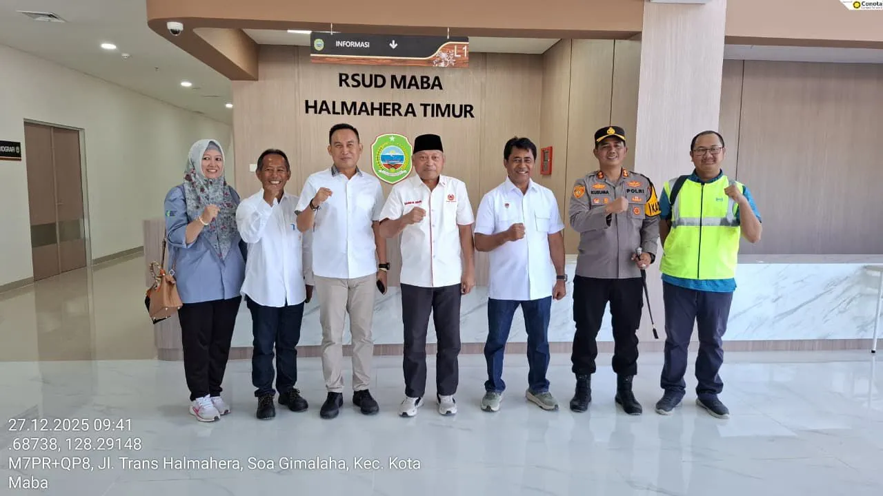 Wakil Gubernur Maluku Utara KH Sarbin Sehe didampingi Direktur RSUD Maba dr. Callice Jackline, Bupati Halmahera Timur, serta unsur Forkopimda saat meninjau fasilitas dan ruangan pelayanan di RSUD Maba, Kabupaten Halmahera Timur, Sabtu (27/12/25).