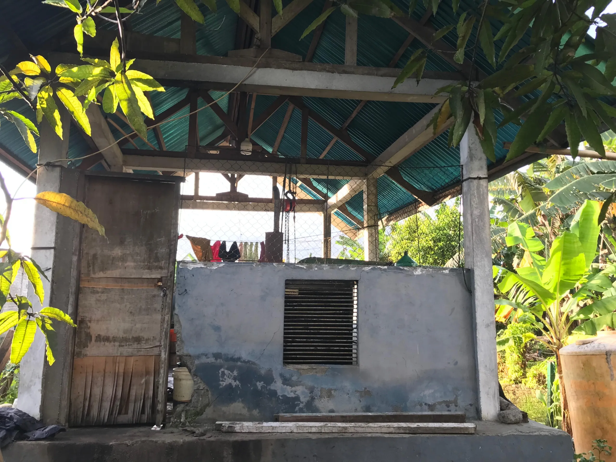 Kondisi mesin pompa air yang mengalami kerusakan di Desa Muhajirin, Kecamatan Morotai Selatan, Kabupaten Pulau Morotai. (Sumber foto: Istimewa)