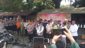 Arus balik Lebaran 2026 di Pelabuhan Bakauheni terpantau padat, Kapolri Jenderal Listyo Sigit Prabowo turun langsung meninjau dan menyapa para pemudik demi memastikan keamanan dan kenyamanan perjalanan. Sumber: Agung Gumelar
