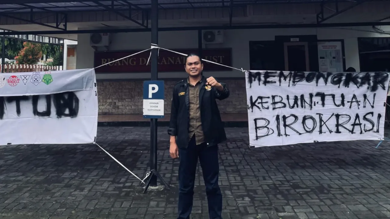 DEKONSTRUKSI TAMANSISWA: TRANSFORMASI DARI “TAMAN SISWA” MENJADI “TAMAN ORANGTUA”