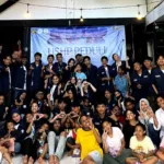 Mahasiswa USHP Livinglaw saat menyerahkan bantuan sembako dan berinteraksi di panti asuhan.