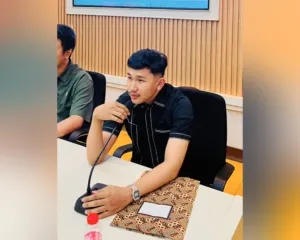 Ilustrasi forum rapat evaluasi kebijakan publik.