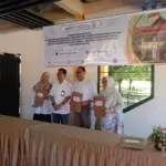 Plt Rektor Unutara Sunaidin Ode Mulae saat penandatanganan Kontrak Hibah Penelitian Unutara di LLDikti Wilayah XII.