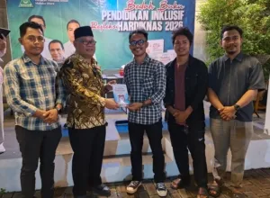 PW GP Ansor Maluku Utara memperingati Hardiknas 2026 dengan meluncurkan buku Pendidikan Inklusif. Langkah strategis perkuat literasi dan gagasan kader di Maluku Utara.