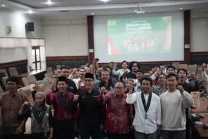 HMI Cabang Yogyakarta gelar Sekolah Politik dan Demokrasi di DPRD DIY. Program ini bertujuan melawan ketidakpercayaan pemuda terhadap parpol dan elit politik.