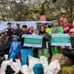 Ronaldo Molle Pegiat Lingkungan Malut mengapresiasi kolaborasi PT Esa Maha Karya Tunggal (ECOTRU) dan Pusdal LH di Gunung Bawakaraeng.