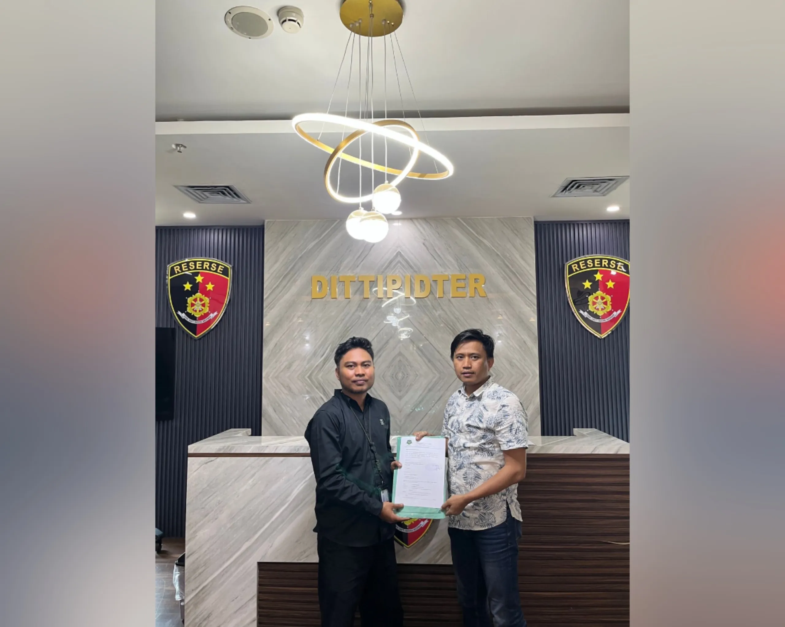 Penyerahan berkas laporan oleh LBH GP Ansor Maluku Utara di Bareskrim Polri
