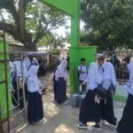 Wajib Bawa Sampah Sendiri, OSIM MTsN 1 Pulau Morotai Luncurkan Gerakan “Pulang Bersih”