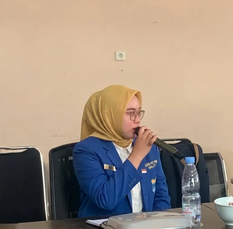 Ketua KOPRI PKC PMII Malut Siti N Abdullah soal proyek talud Desa Ploly