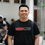 AKU DIPAKSA MERDEKA: KETIKA PAJAK MENJADI HARGA SEBUAH NEGARA