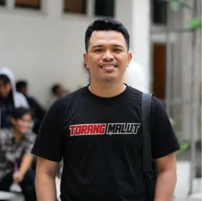 AKU DIPAKSA MERDEKA: KETIKA PAJAK MENJADI HARGA SEBUAH NEGARA