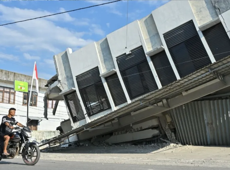 BPBD NTT Gempa Mbay Nagekeo 7968 Rumah Rusak dan Kerusakan Infrastruktur