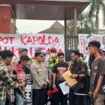 GEMPUR Yogyakarta Desak Kapolri Copot Kapolda Malut Aksi di Polda DIY