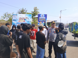 Sumpah Pemuda di Morotai: Tagih Janji ke Pemkab, Massa ARIT Boikot Jalan Morofest